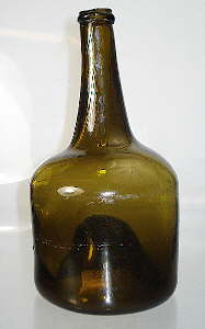 Mid to late 18th century "mallet" style bottle; click to enlarge.